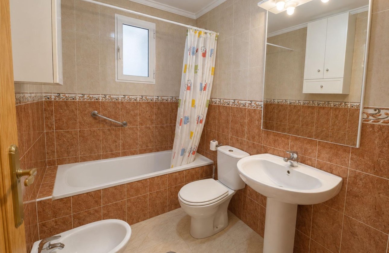 Resale - Apartment -
Torrevieja - Estacion De Autobuses