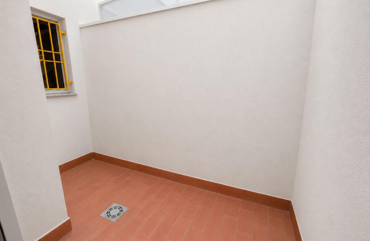 Resale - Apartment -
Torrevieja - Estacion De Autobuses