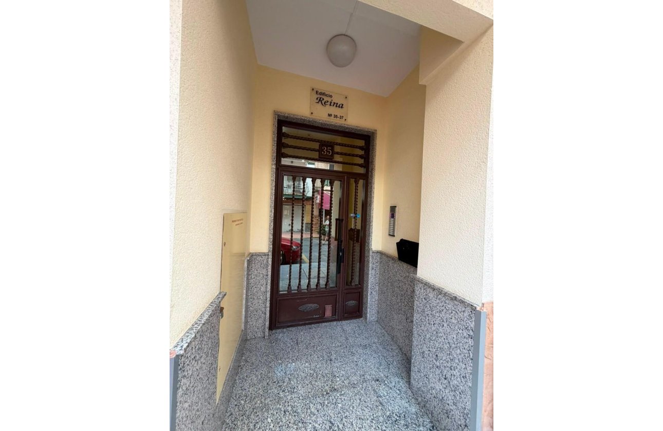 Resale - Apartment -
Torrevieja - Estacion De Autobuses