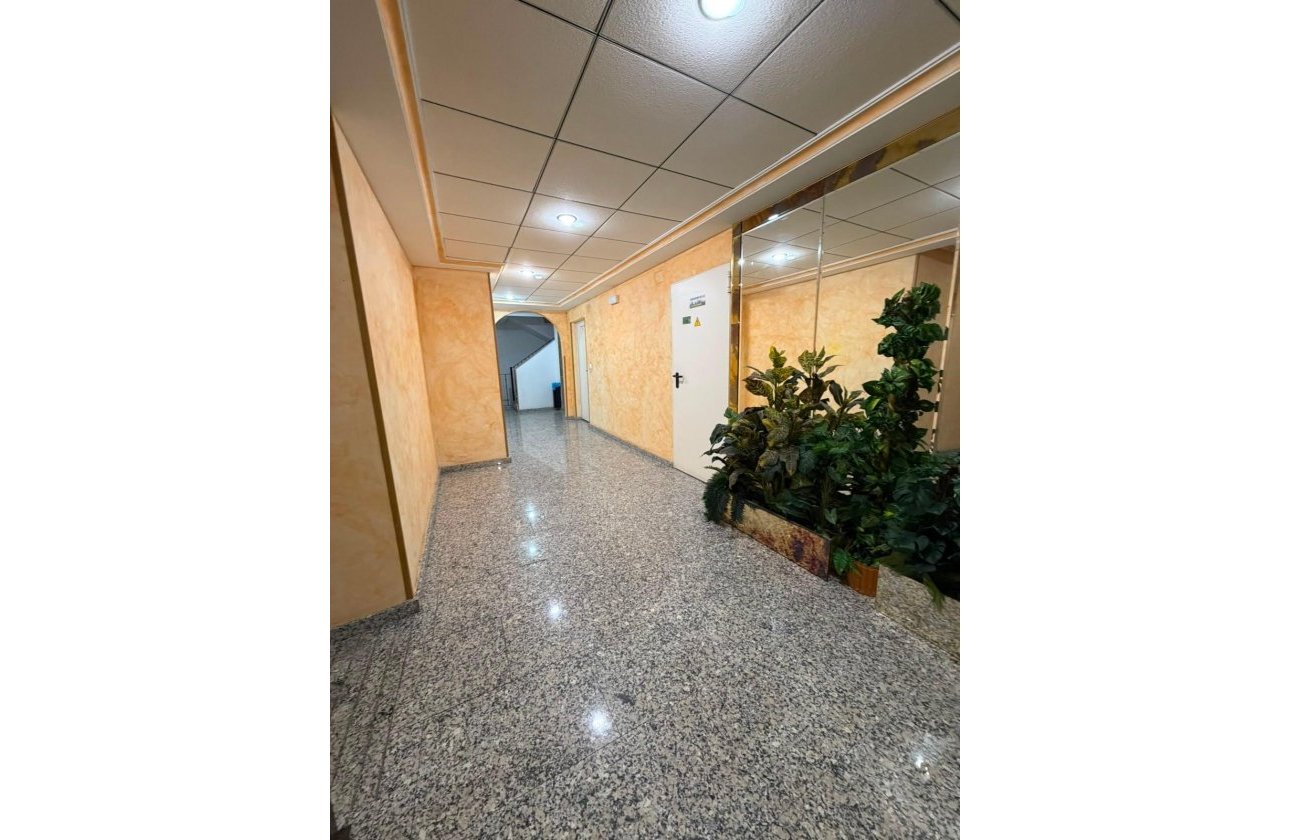 Resale - Apartment -
Torrevieja - Estacion De Autobuses