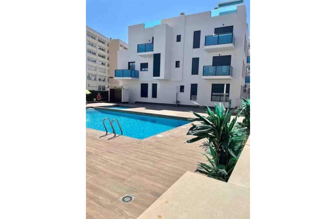 Resale - Apartment -
Torrevieja - Estacion De Autobuses