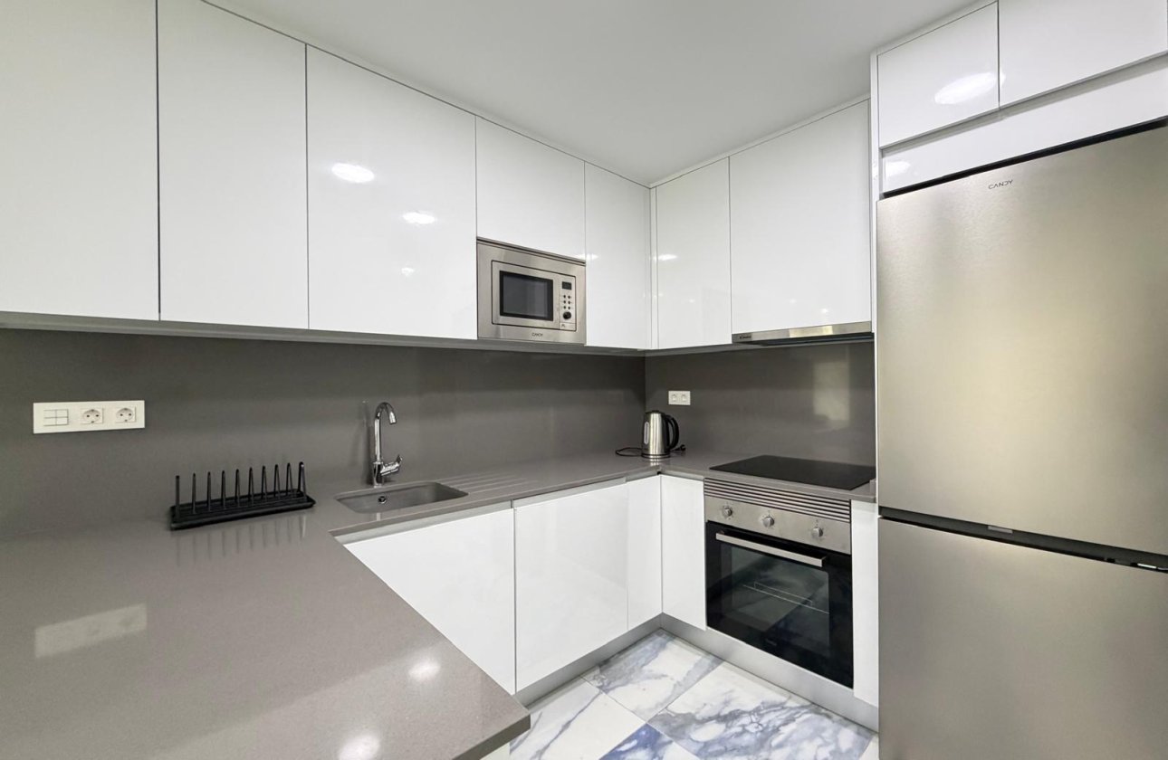 Resale - Apartment -
Torrevieja - Estacion De Autobuses