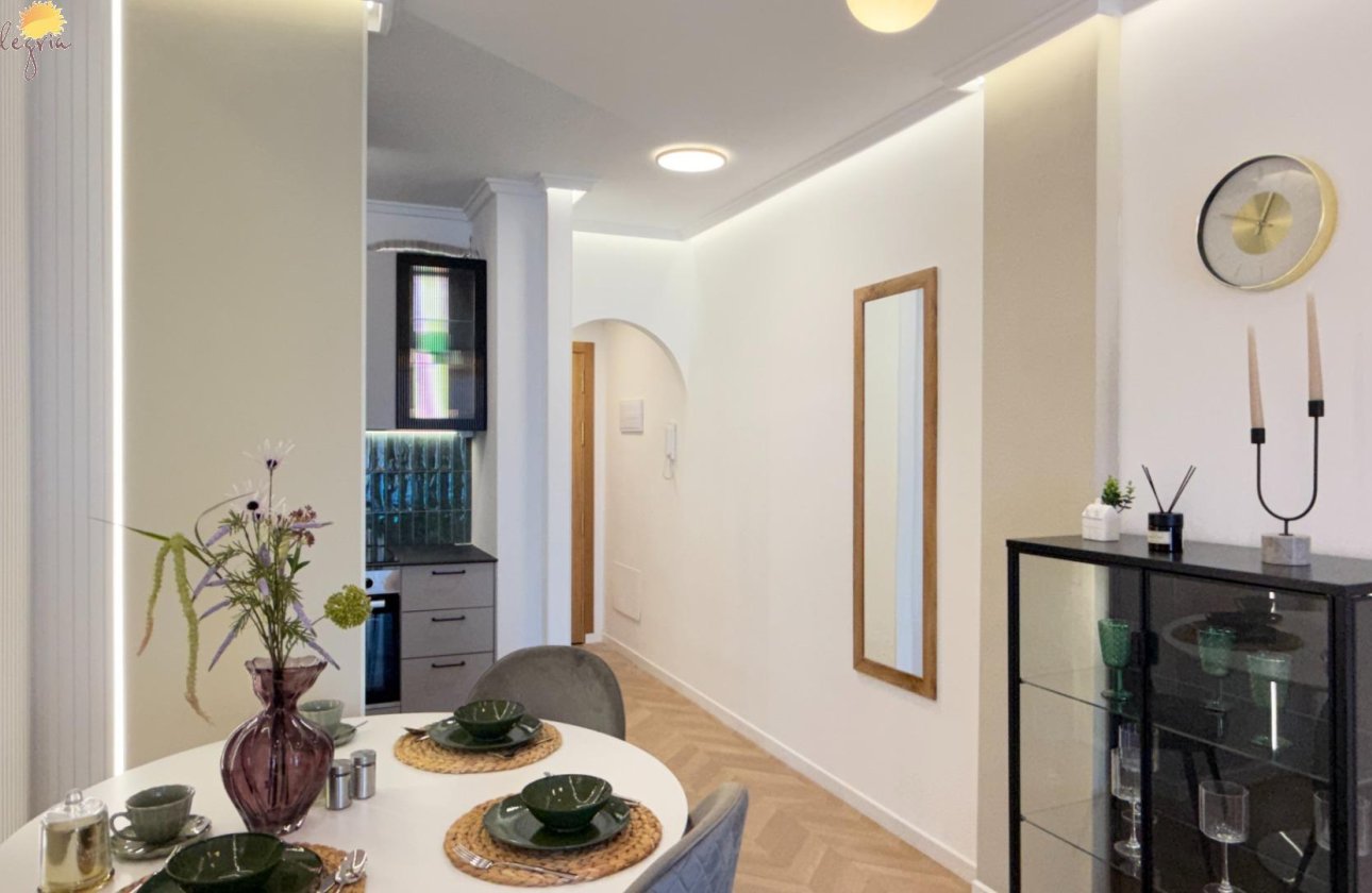 Resale - Apartment -
Torrevieja - Estacion De Autobuses