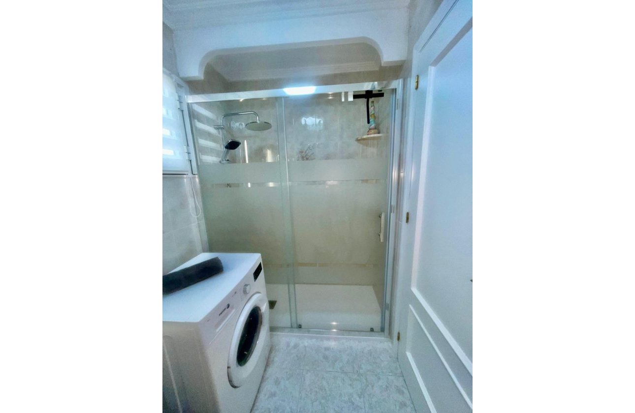 Resale - Apartment -
Torrevieja - Estacion De Autobuses