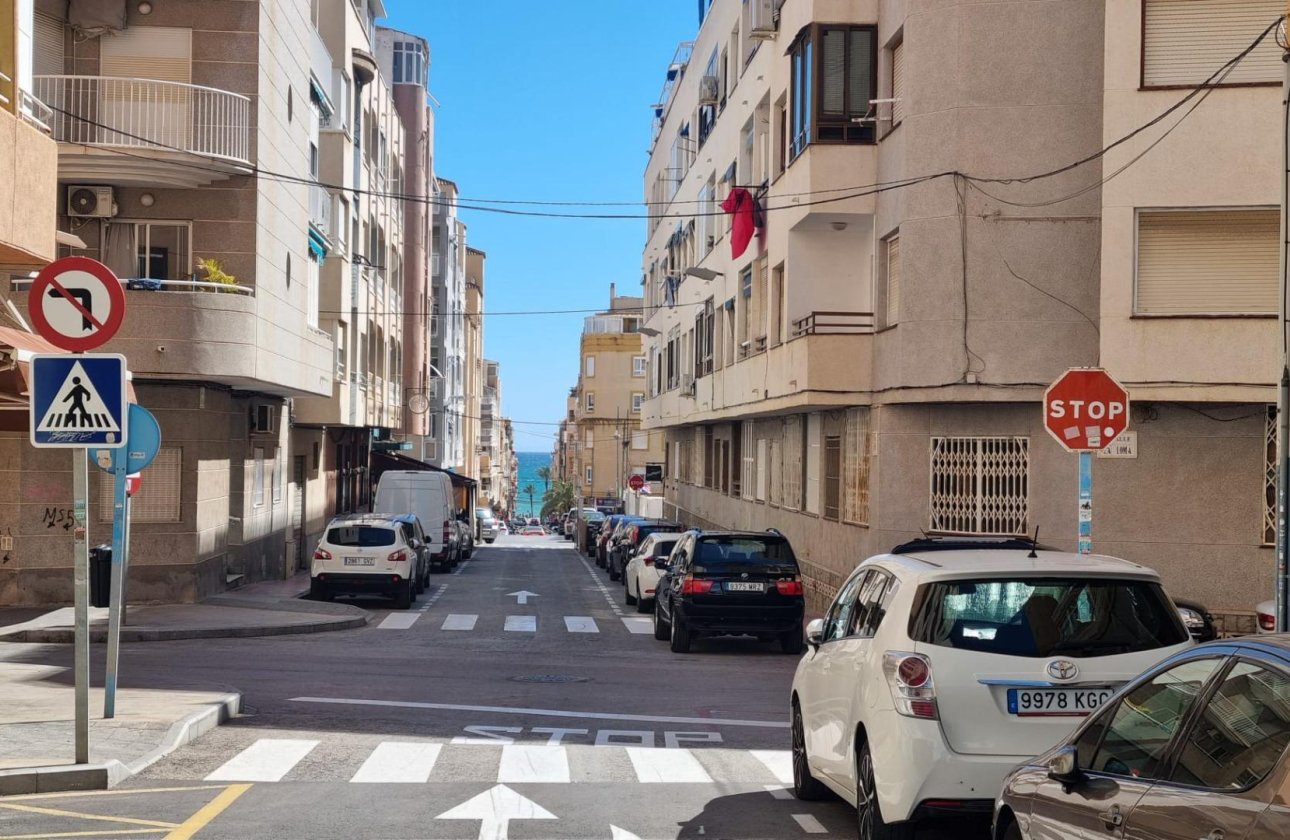 Resale - Apartment -
Torrevieja - Habaneras