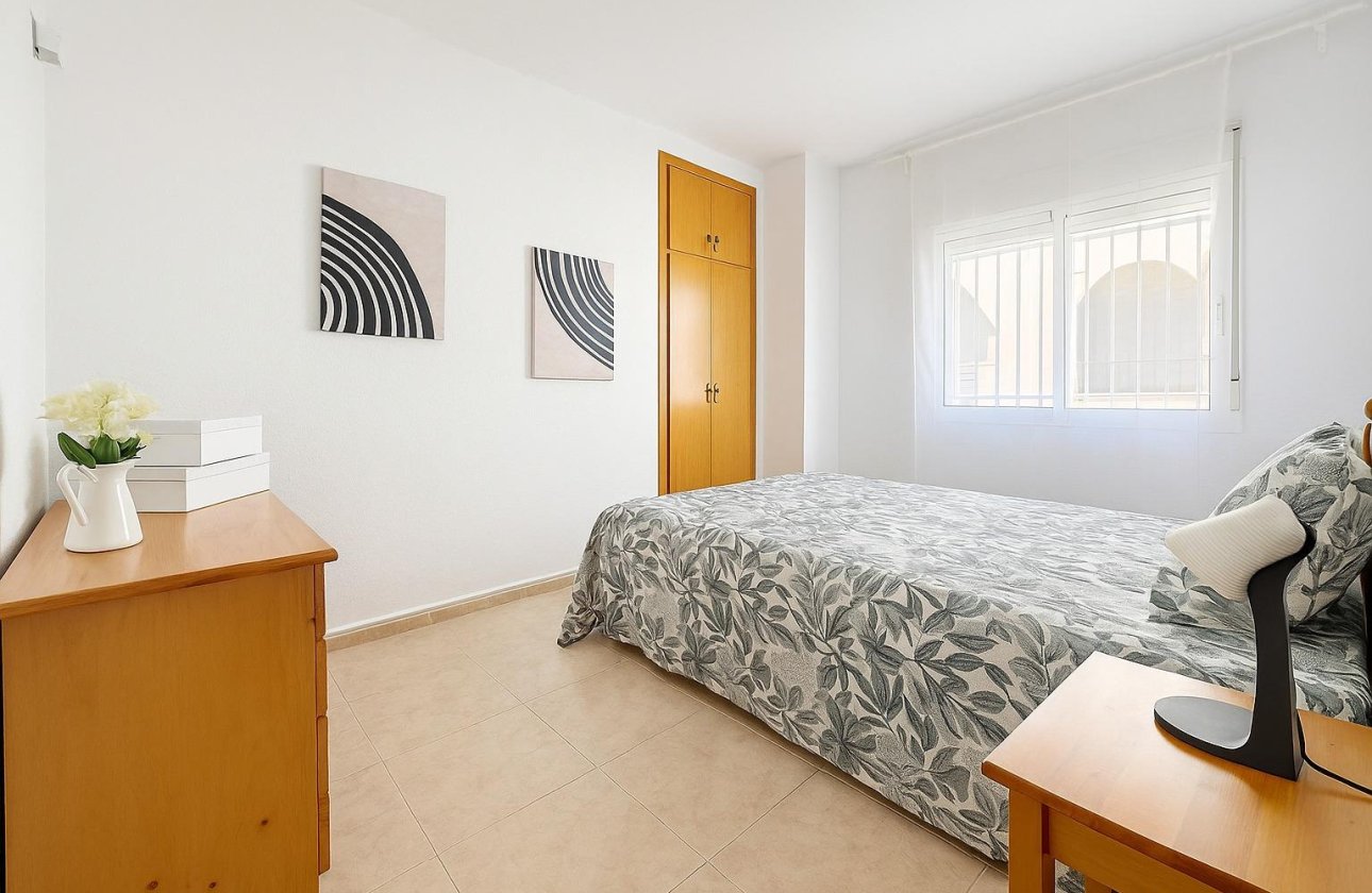 Resale - Apartment -
Torrevieja - Habaneras