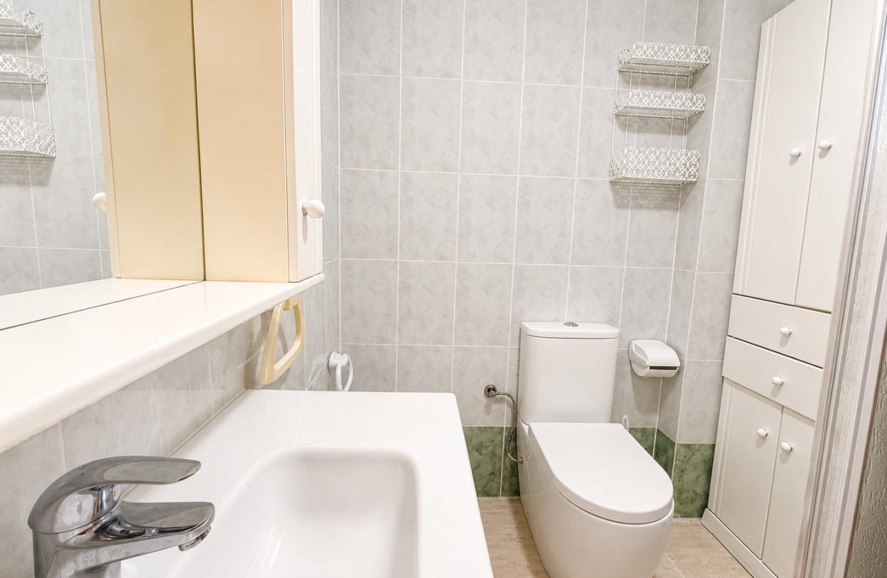 Resale - Apartment -
Torrevieja - Habaneras