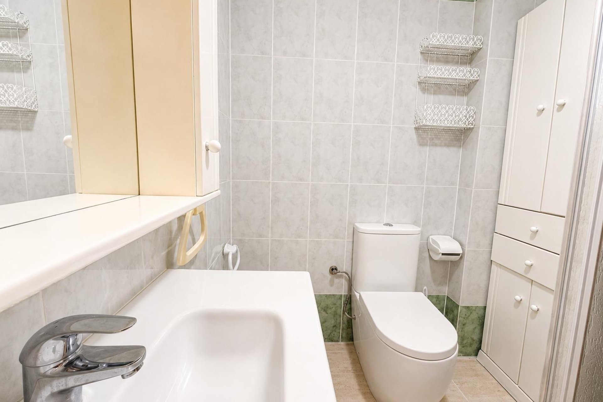 Resale - Apartment -
Torrevieja - Habaneras
