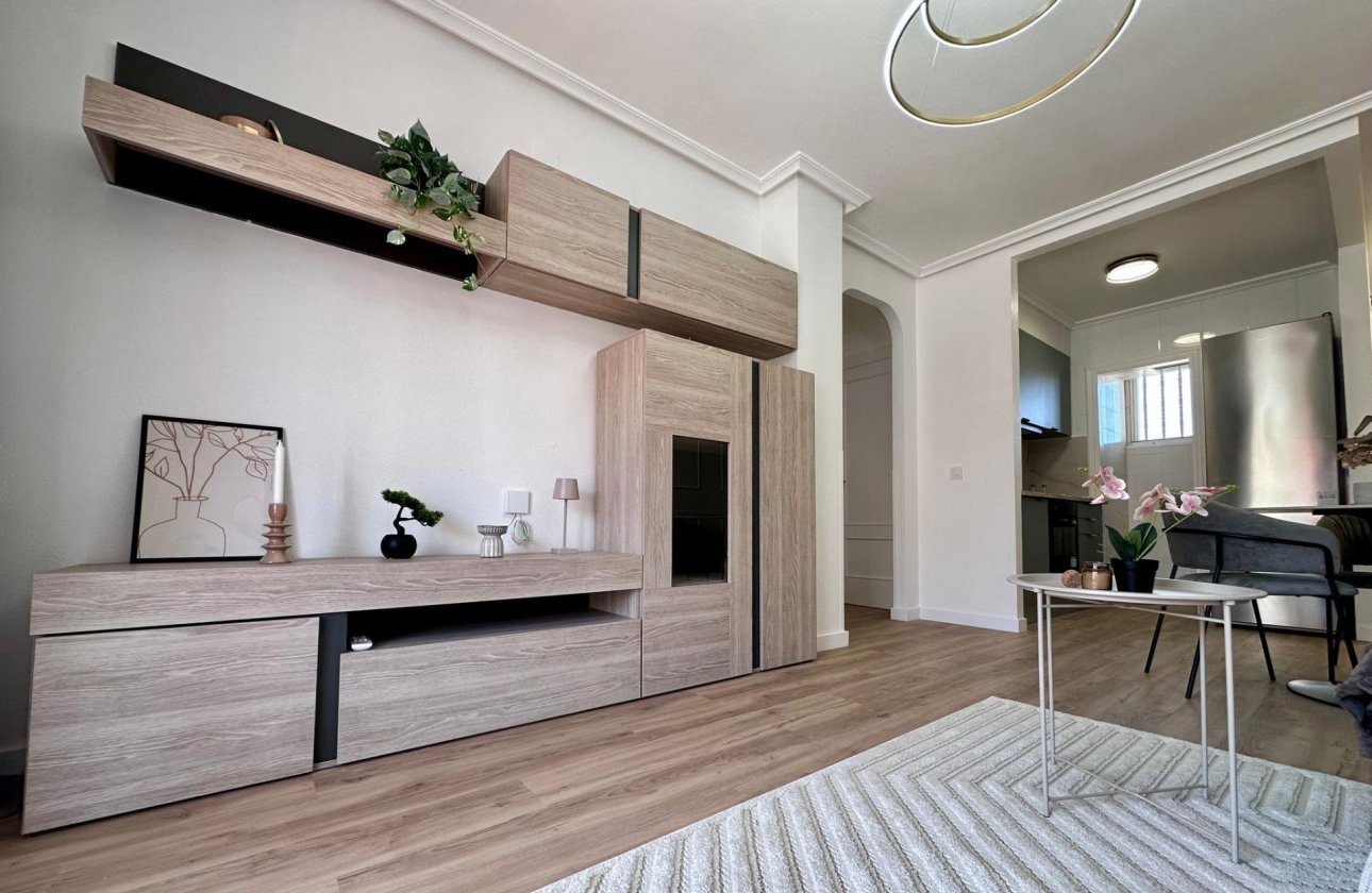 Resale - Apartment -
Torrevieja - Habaneras