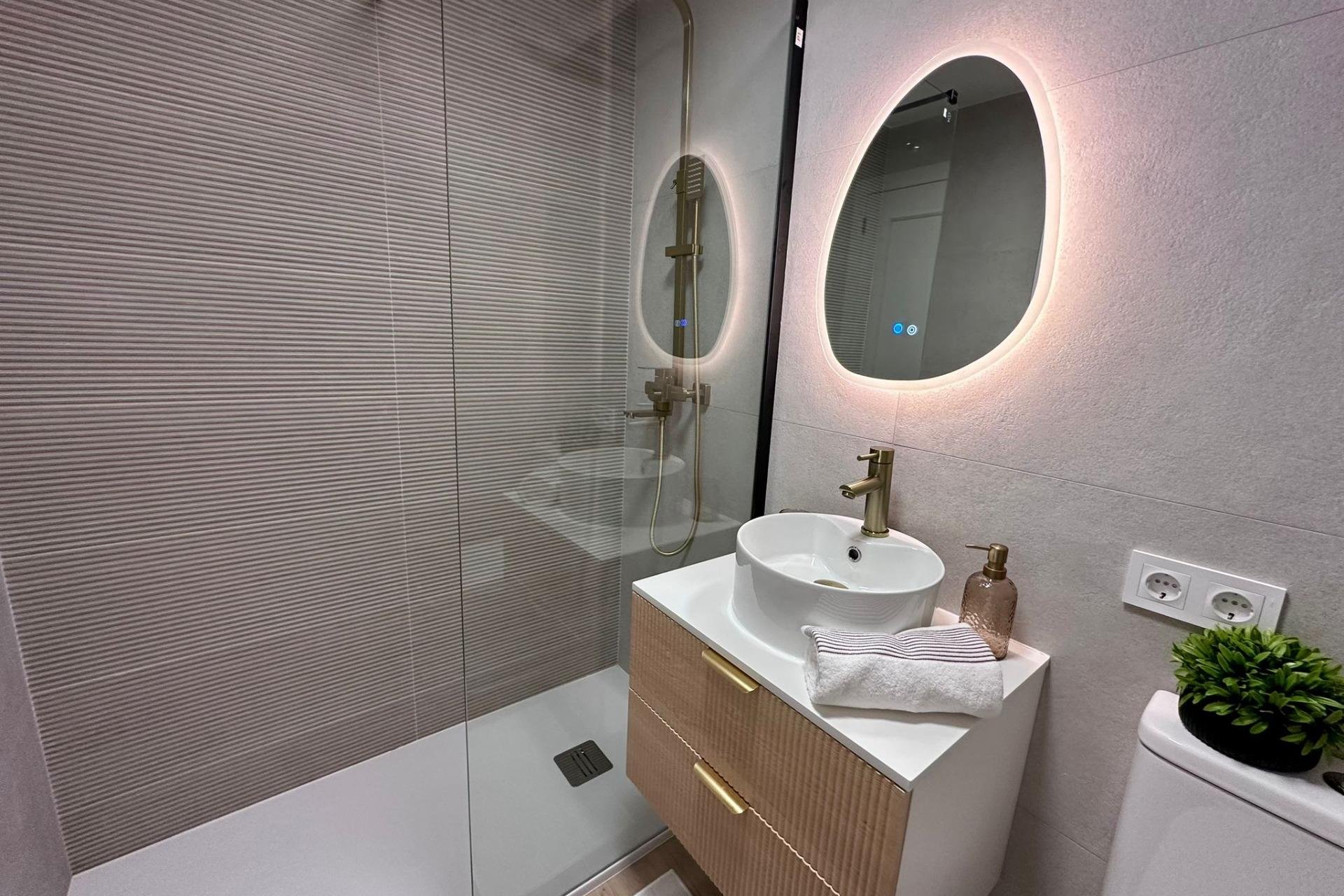 Resale - Apartment -
Torrevieja - Habaneras