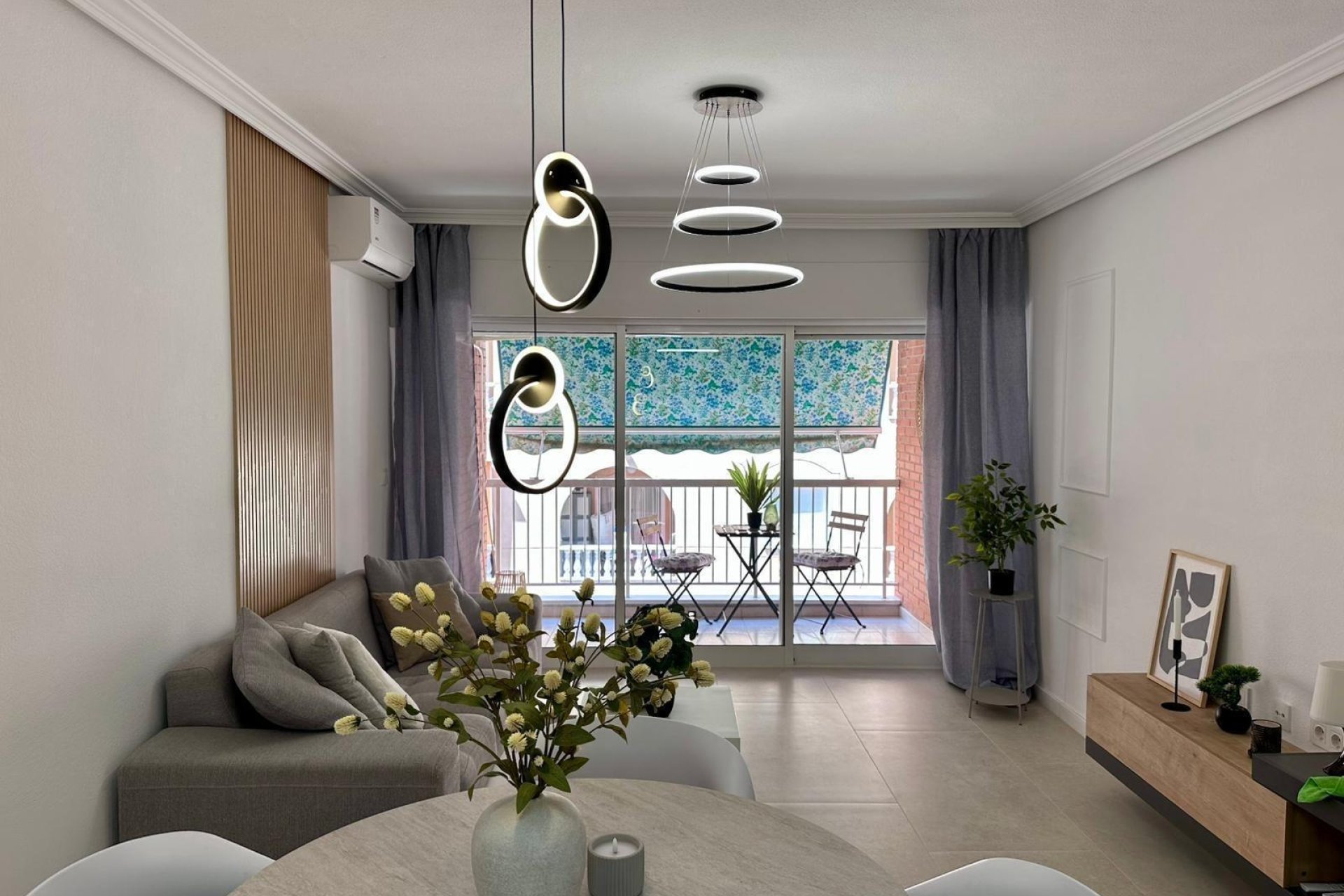 Resale - Apartment -
Torrevieja - Habaneras