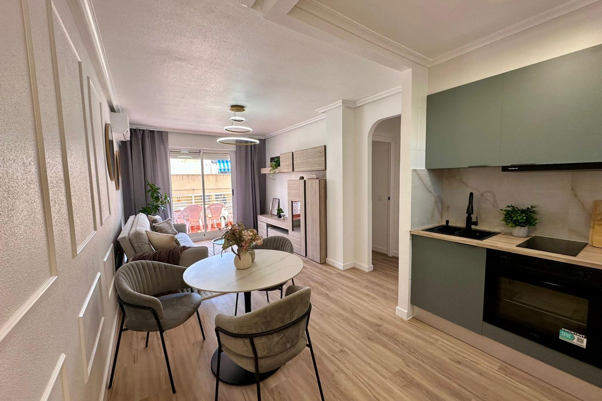 Resale - Apartment -
Torrevieja - Habaneras