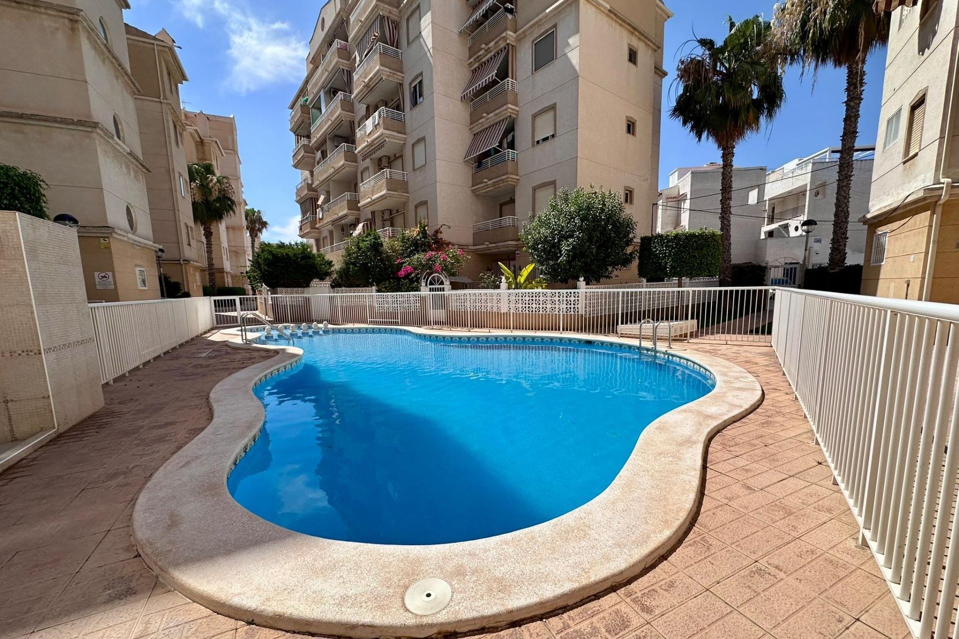 Resale - Apartment -
Torrevieja - Habaneras