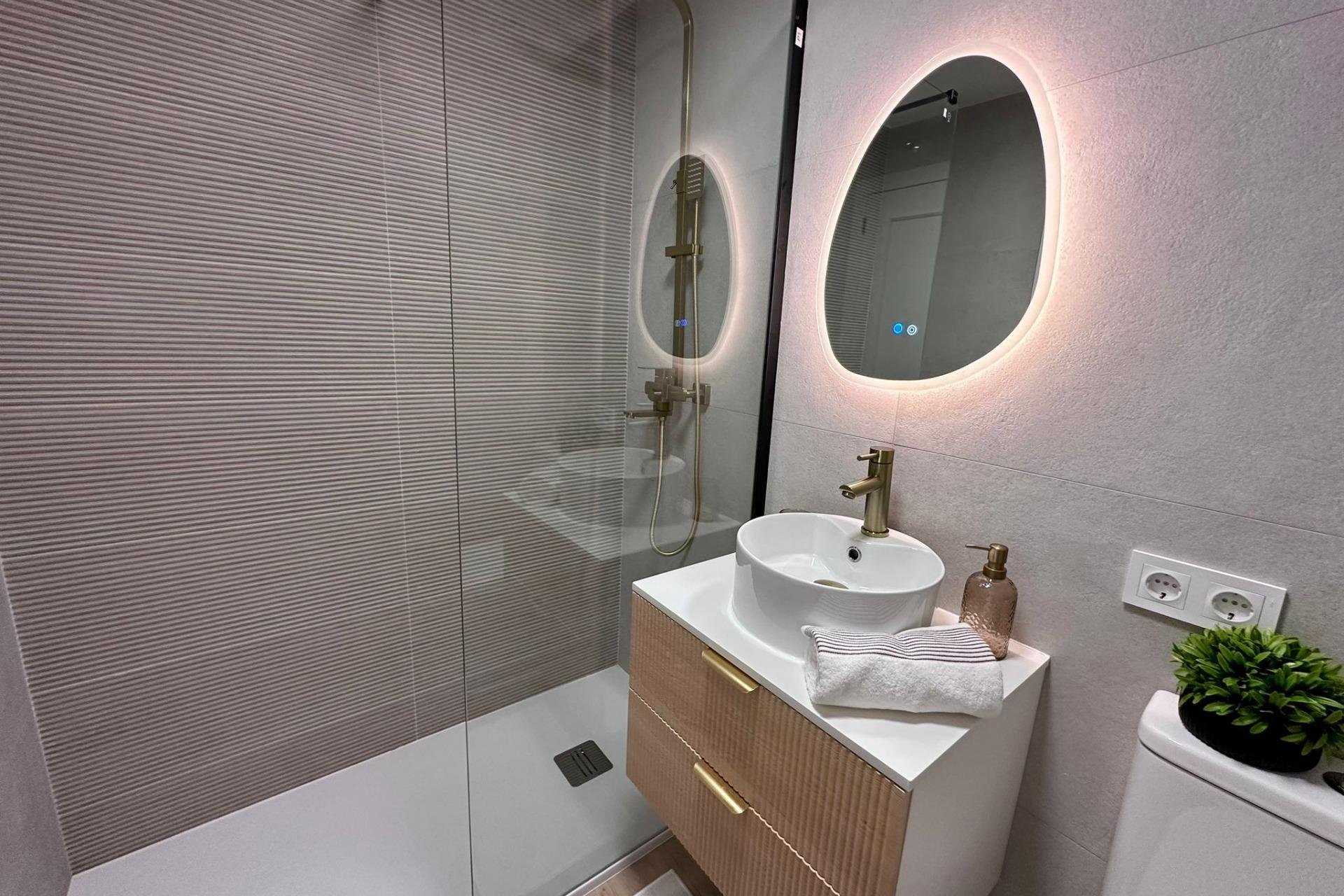 Resale - Apartment -
Torrevieja - Habaneras
