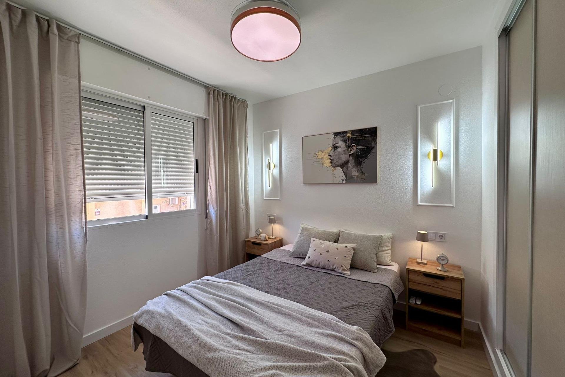 Resale - Apartment -
Torrevieja - Habaneras