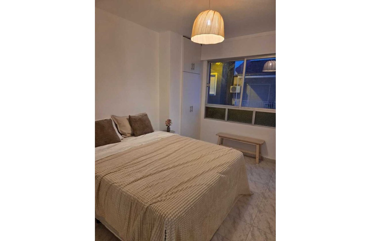 Resale - Apartment -
Torrevieja - Habaneras