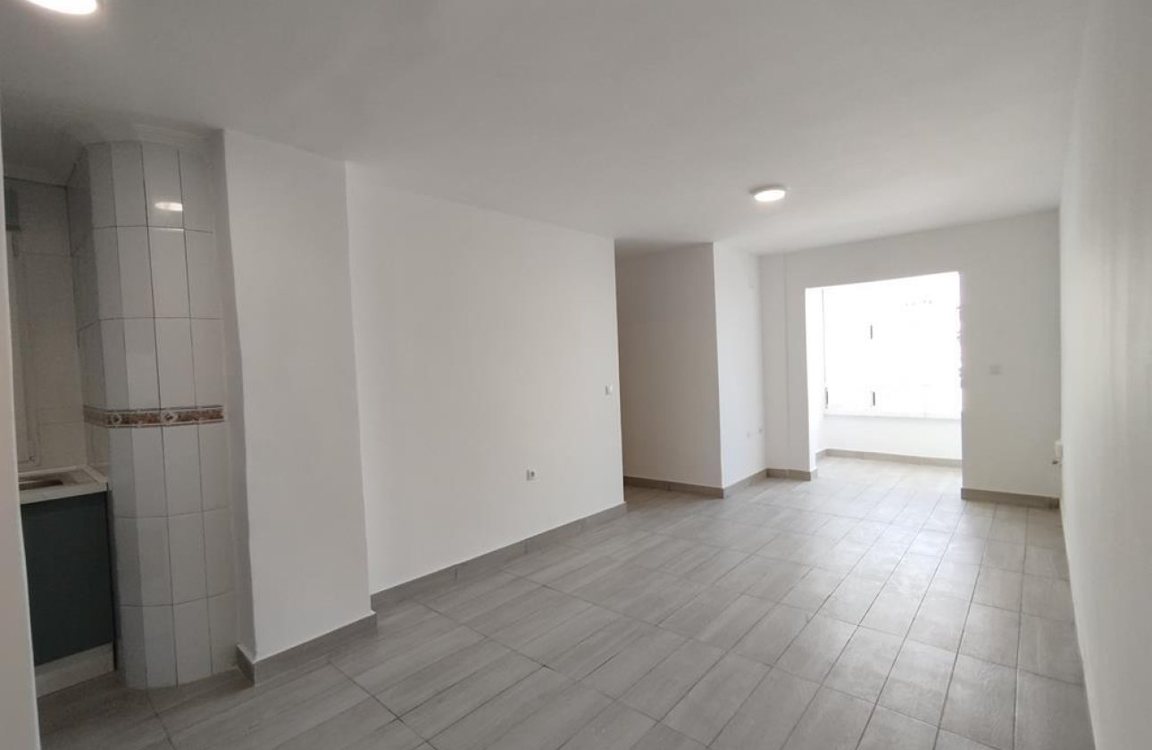 Resale - Apartment -
Torrevieja - Habaneras