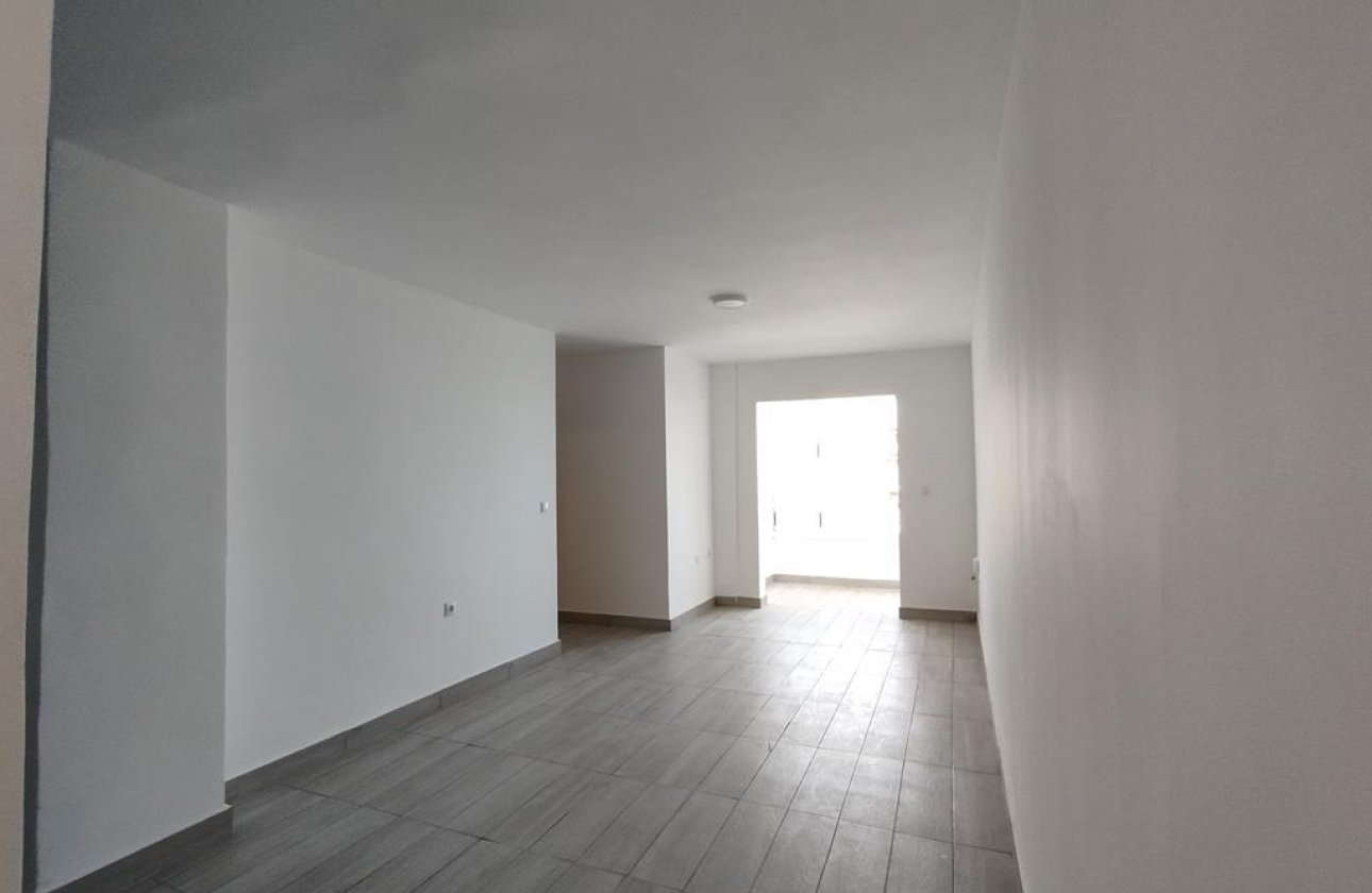 Resale - Apartment -
Torrevieja - Habaneras
