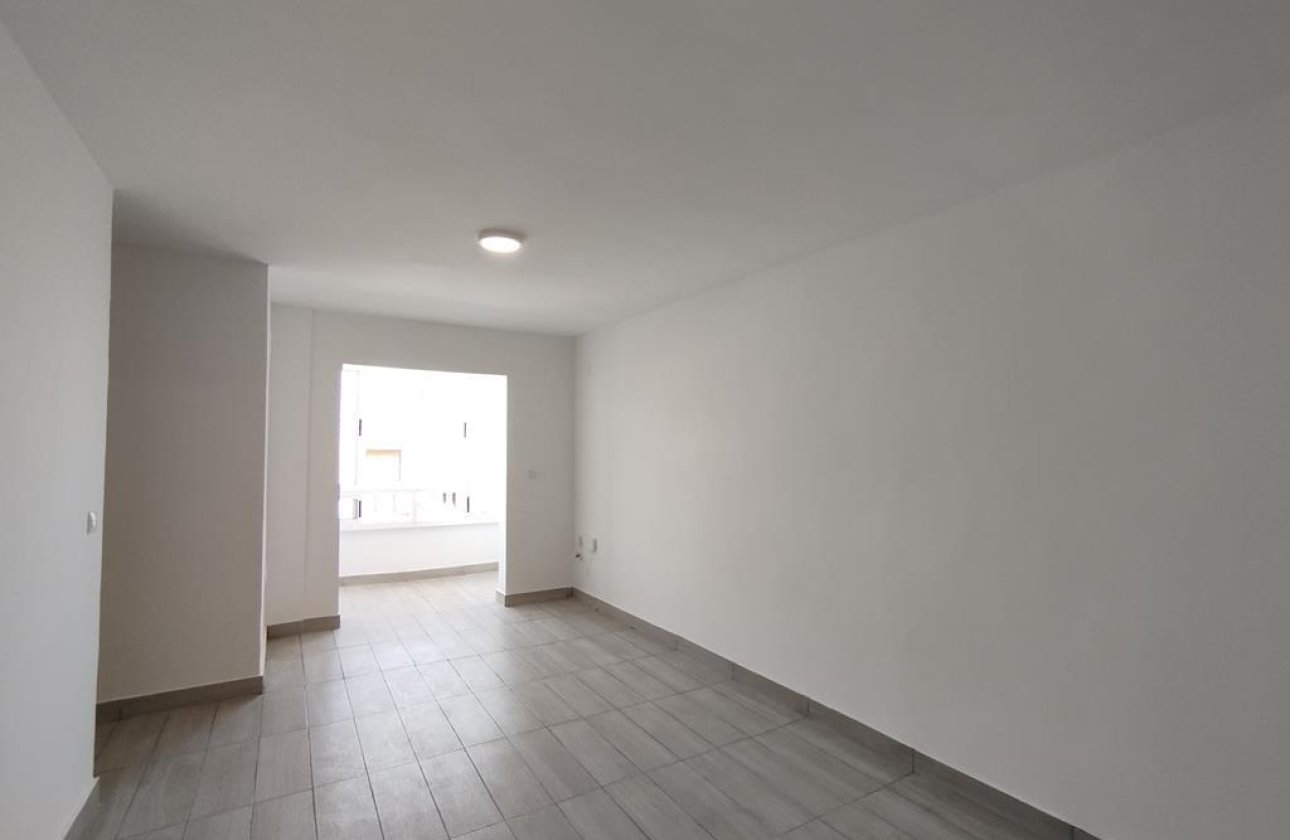 Resale - Apartment -
Torrevieja - Habaneras