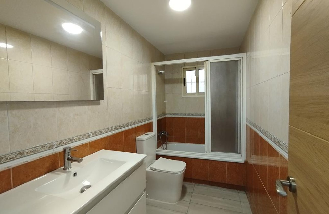Resale - Apartment -
Torrevieja - Habaneras
