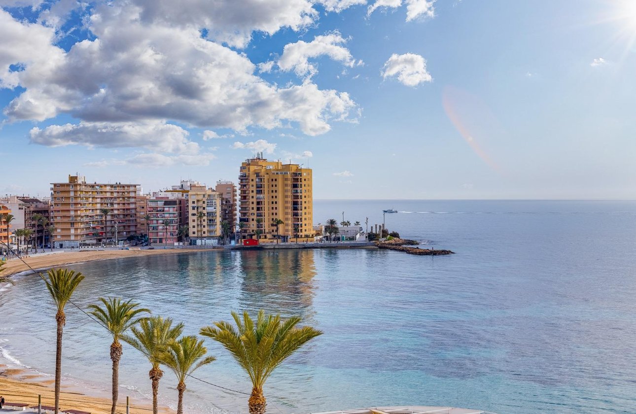 Resale - Apartment -
Torrevieja - Habaneras