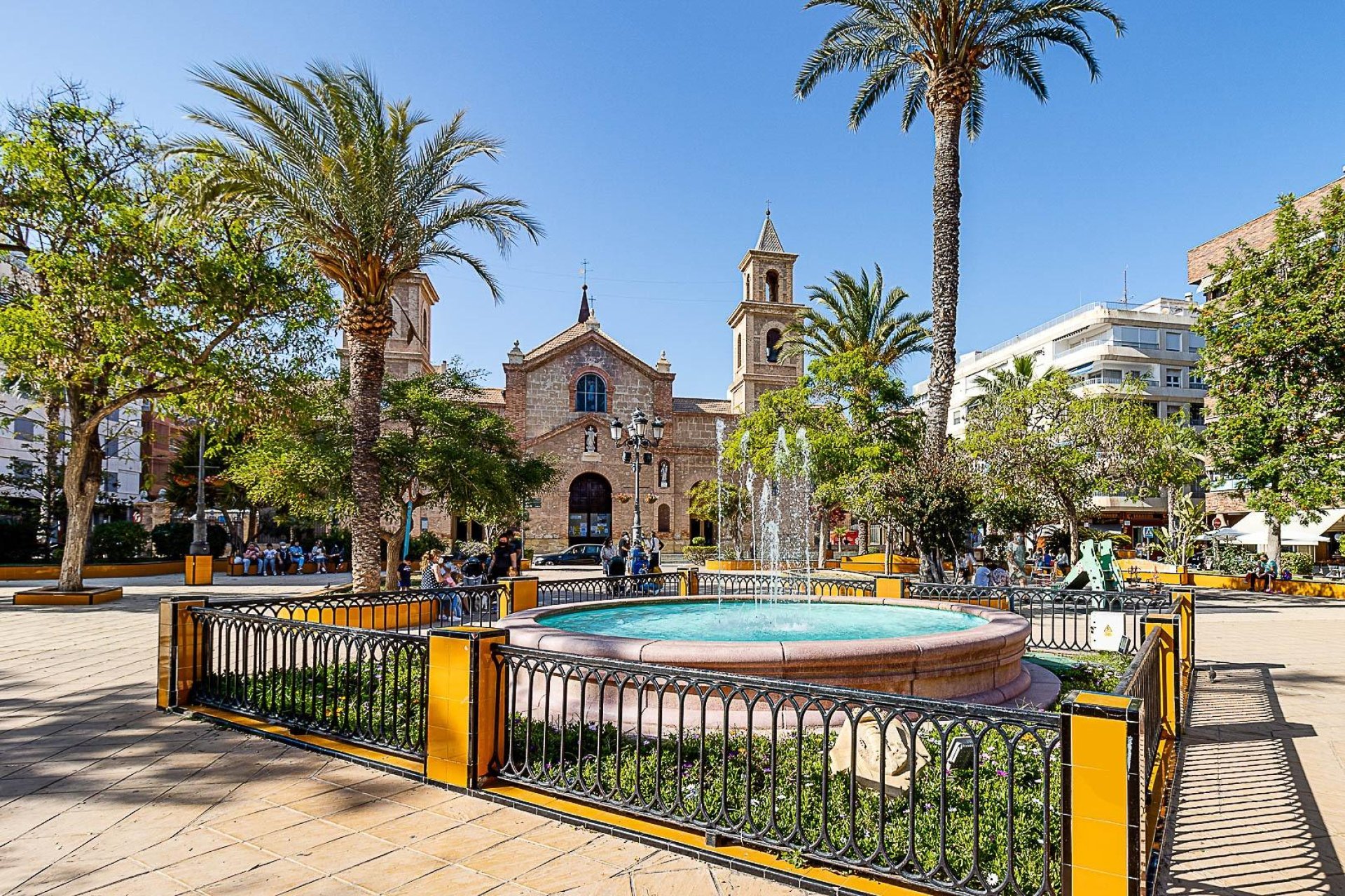 Resale - Apartment -
Torrevieja - Habaneras
