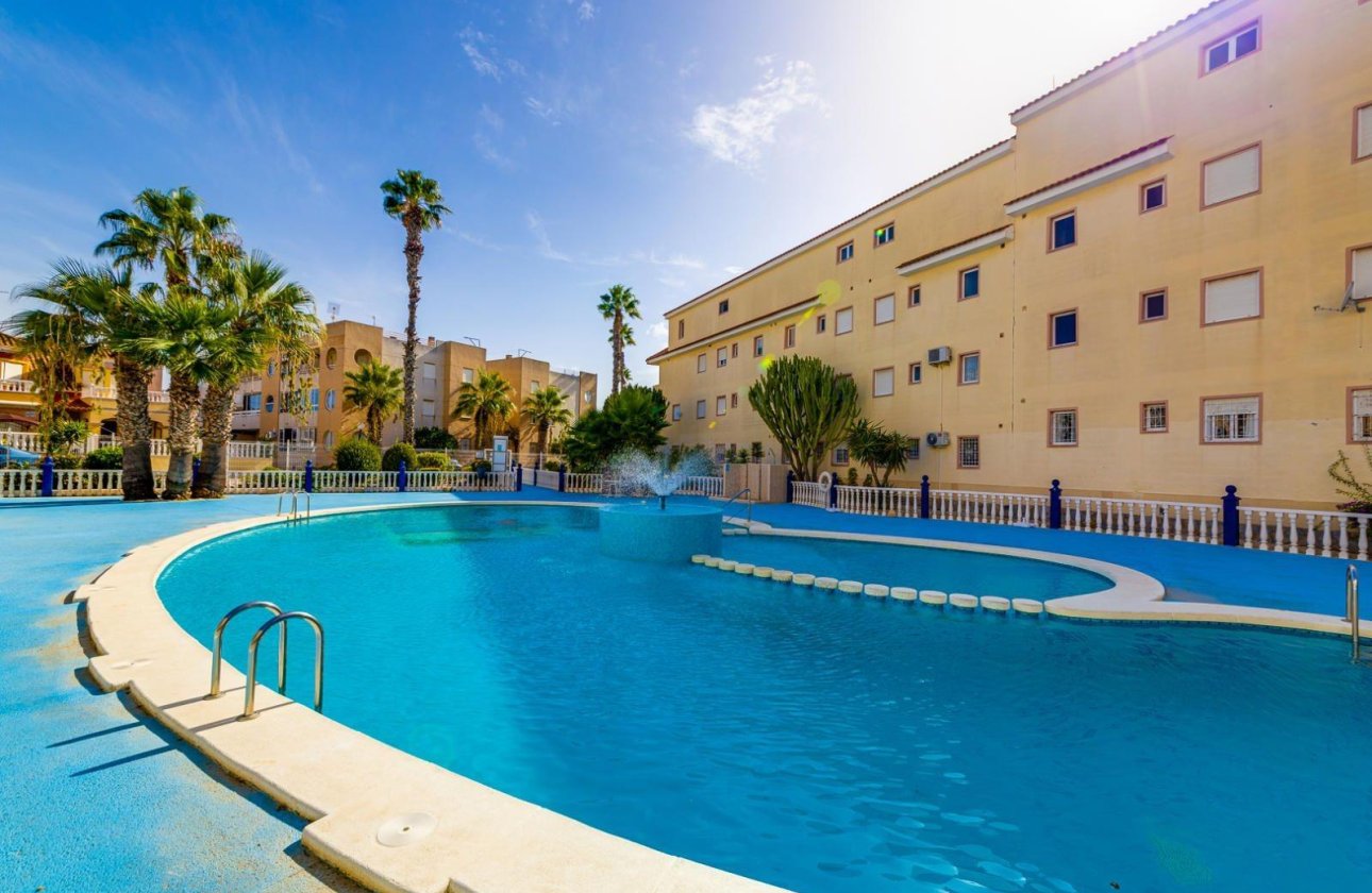 Resale - Apartment -
Torrevieja - La Siesta - El Salado - Torreta