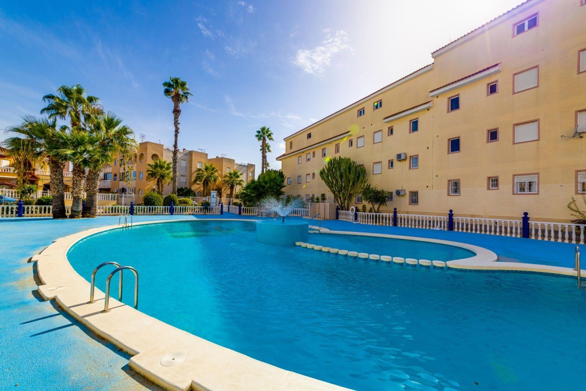 Resale - Apartment -
Torrevieja - La Siesta - El Salado - Torreta