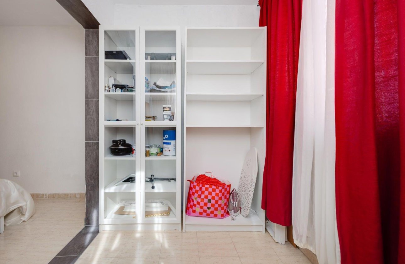 Resale - Apartment -
Torrevieja - La Siesta - El Salado - Torreta