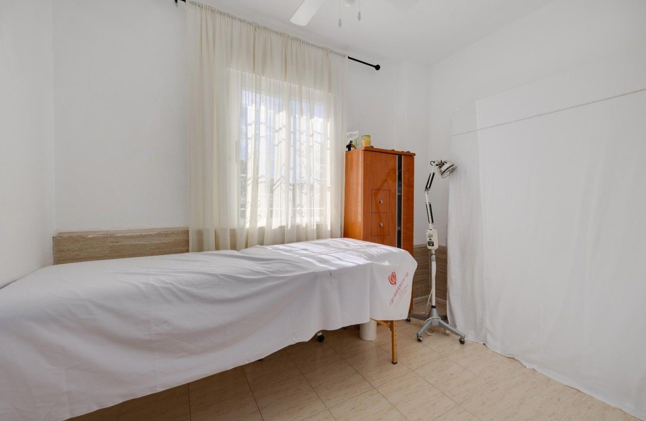 Resale - Apartment -
Torrevieja - La Siesta - El Salado - Torreta