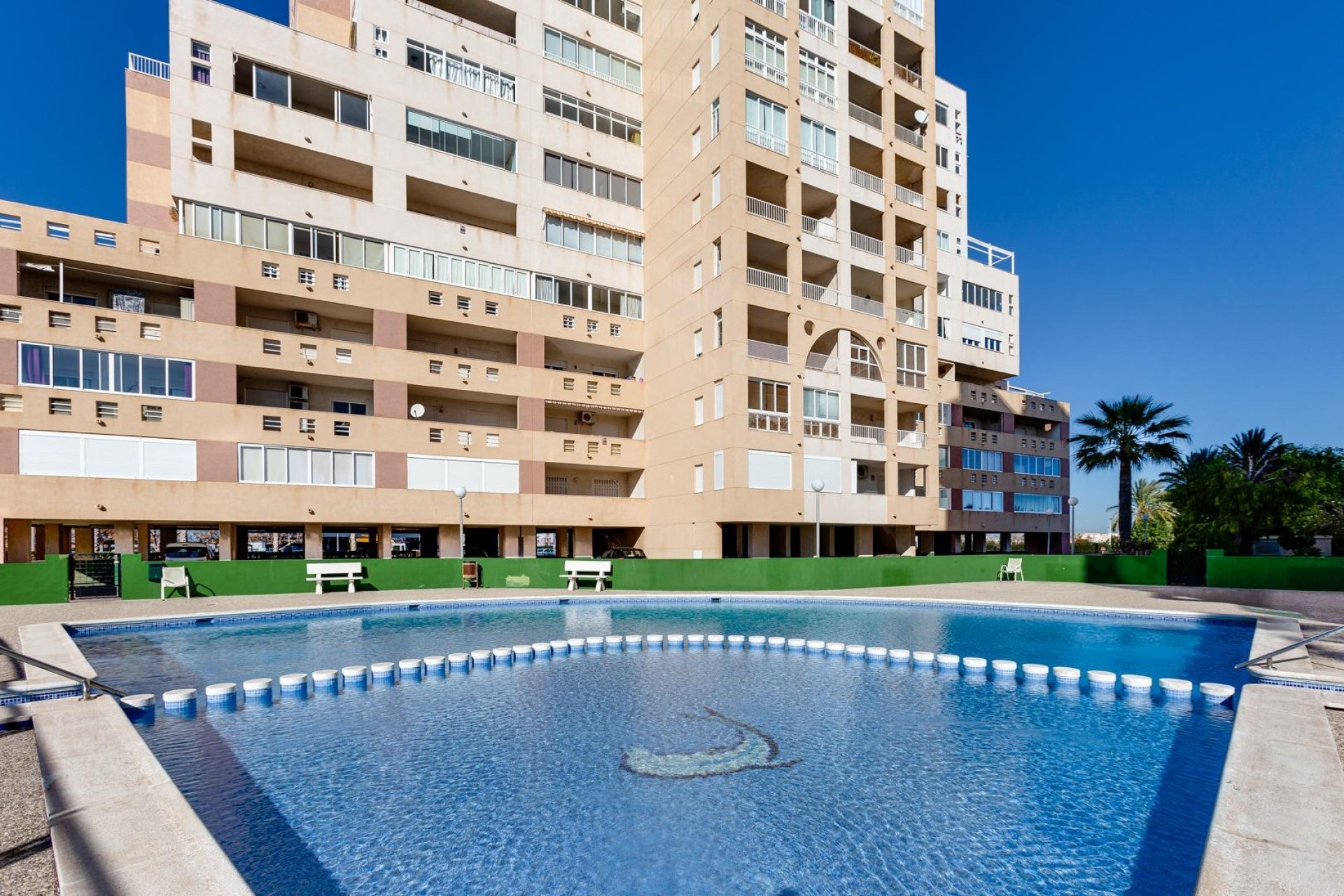 Resale - Apartment -
Torrevieja - La Veleta