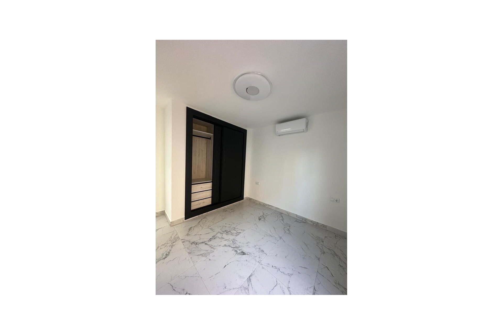 Resale - Apartment -
Torrevieja - La Veleta