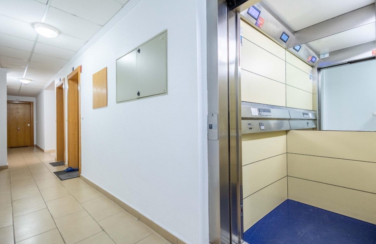 Resale - Apartment -
Torrevieja - Las Calas