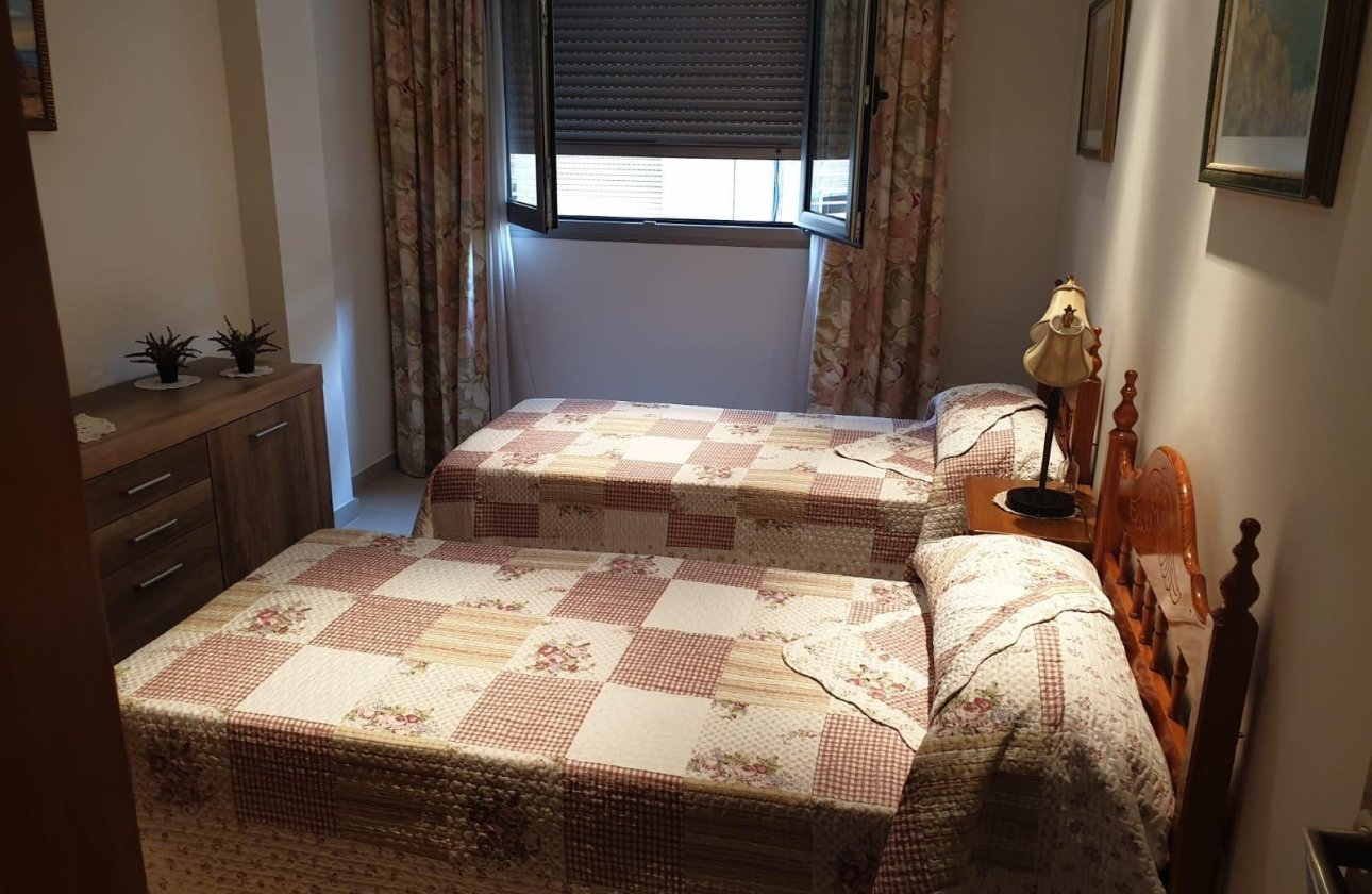 Resale - Apartment -
Torrevieja - Las Piscinas Naturales