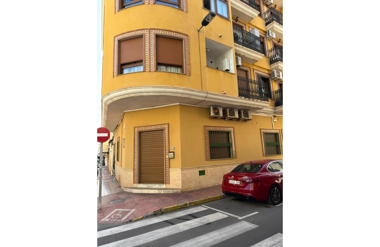 Resale - Apartment -
Torrevieja - Las Piscinas Naturales