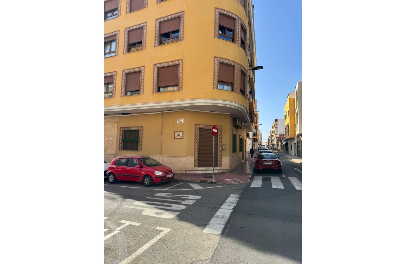 Resale - Apartment -
Torrevieja - Las Piscinas Naturales