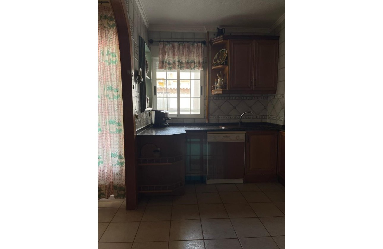 Resale - Apartment -
Torrevieja - Las Piscinas Naturales