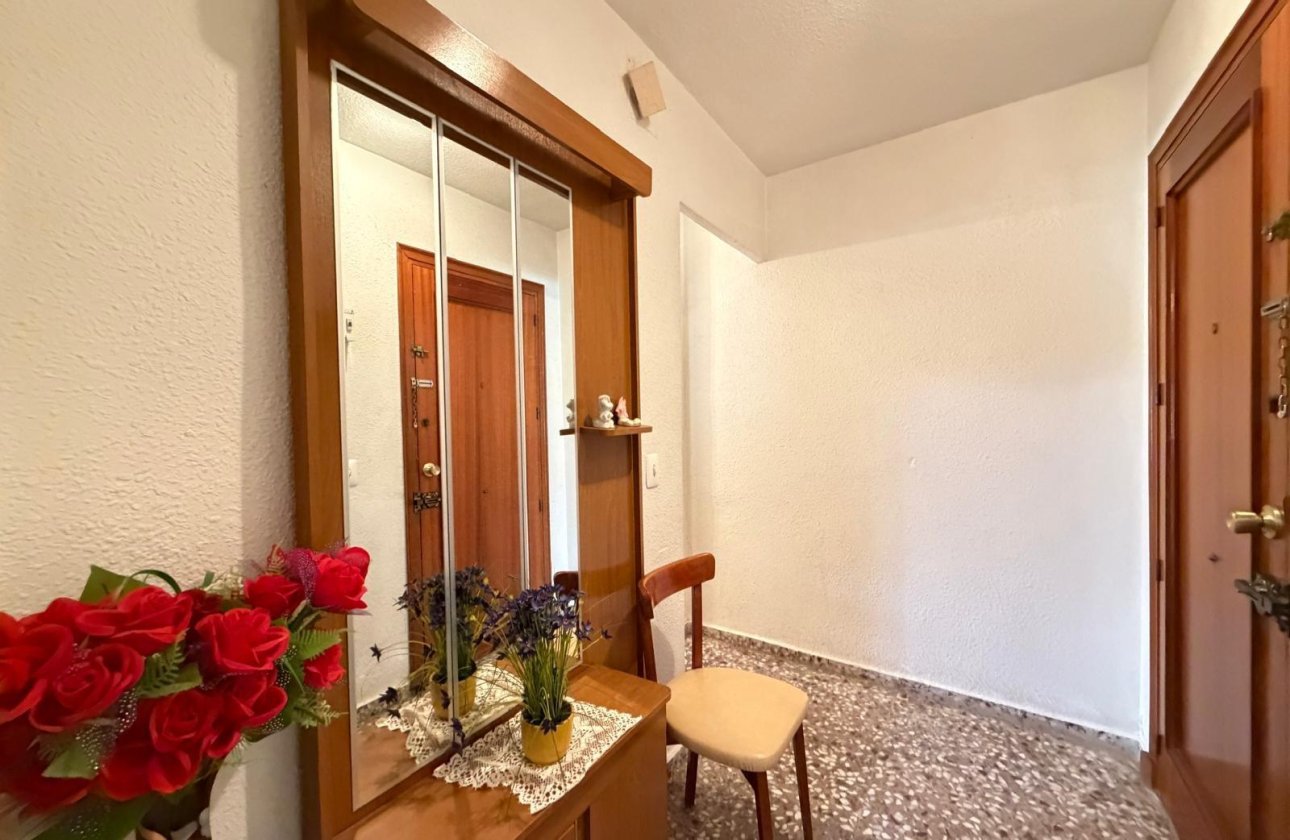 Resale - Apartment -
Torrevieja - Las Piscinas Naturales
