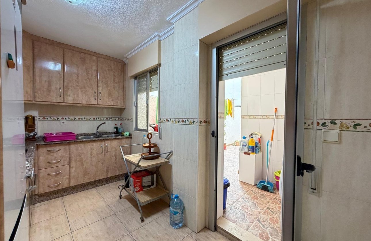 Resale - Apartment -
Torrevieja - Las Piscinas Naturales