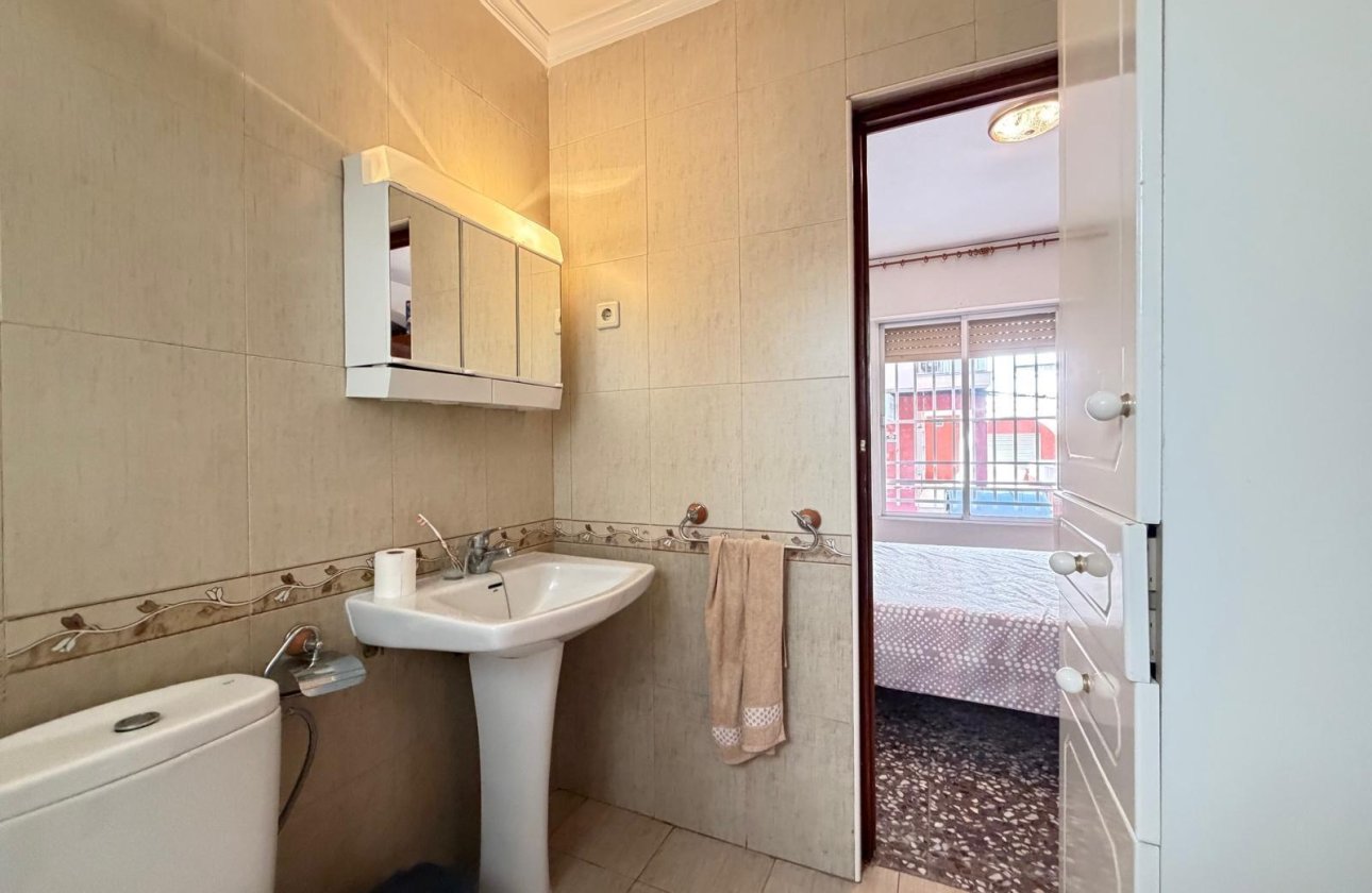 Resale - Apartment -
Torrevieja - Las Piscinas Naturales