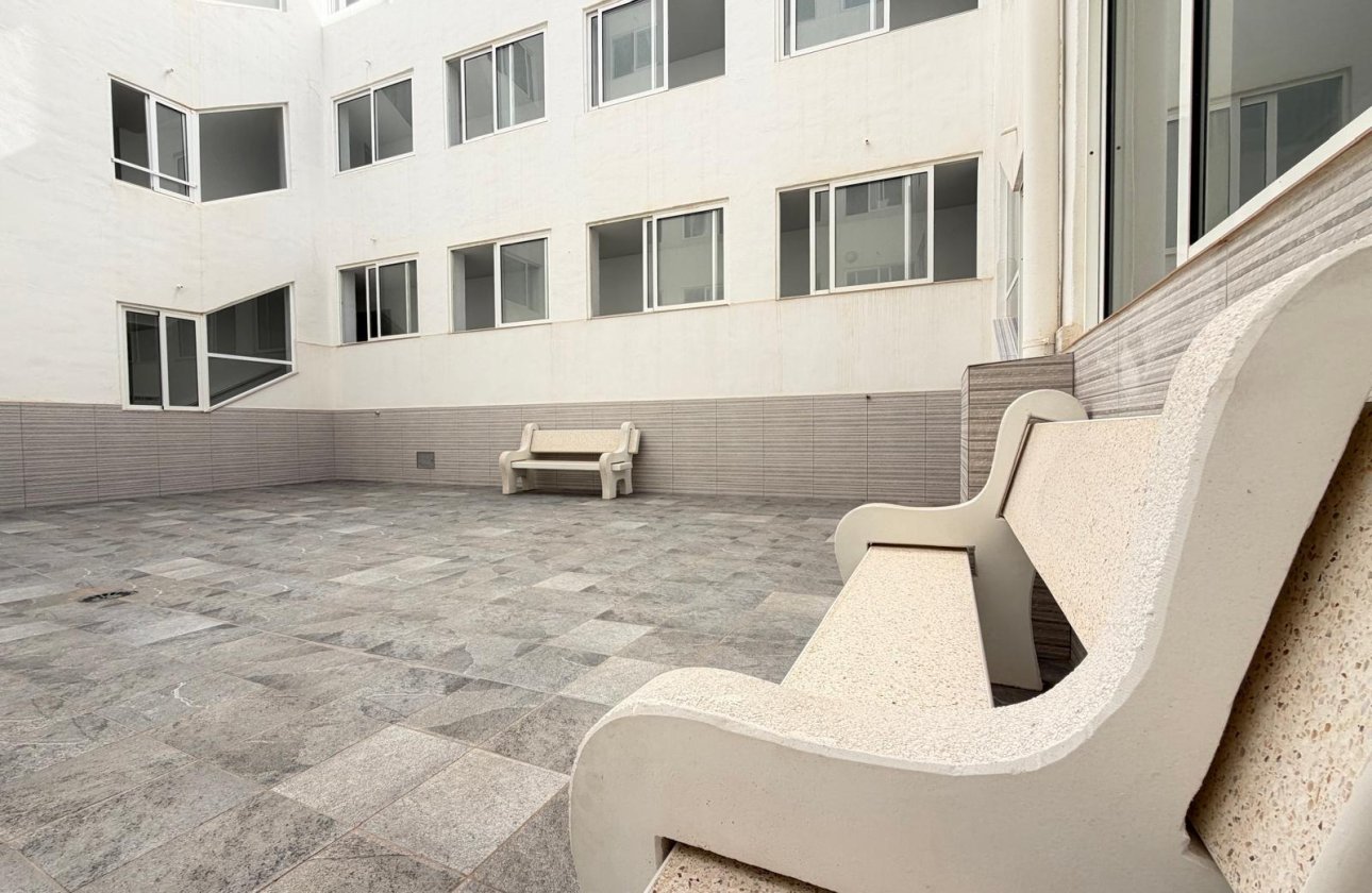 Resale - Apartment -
Torrevieja - Las Piscinas Naturales