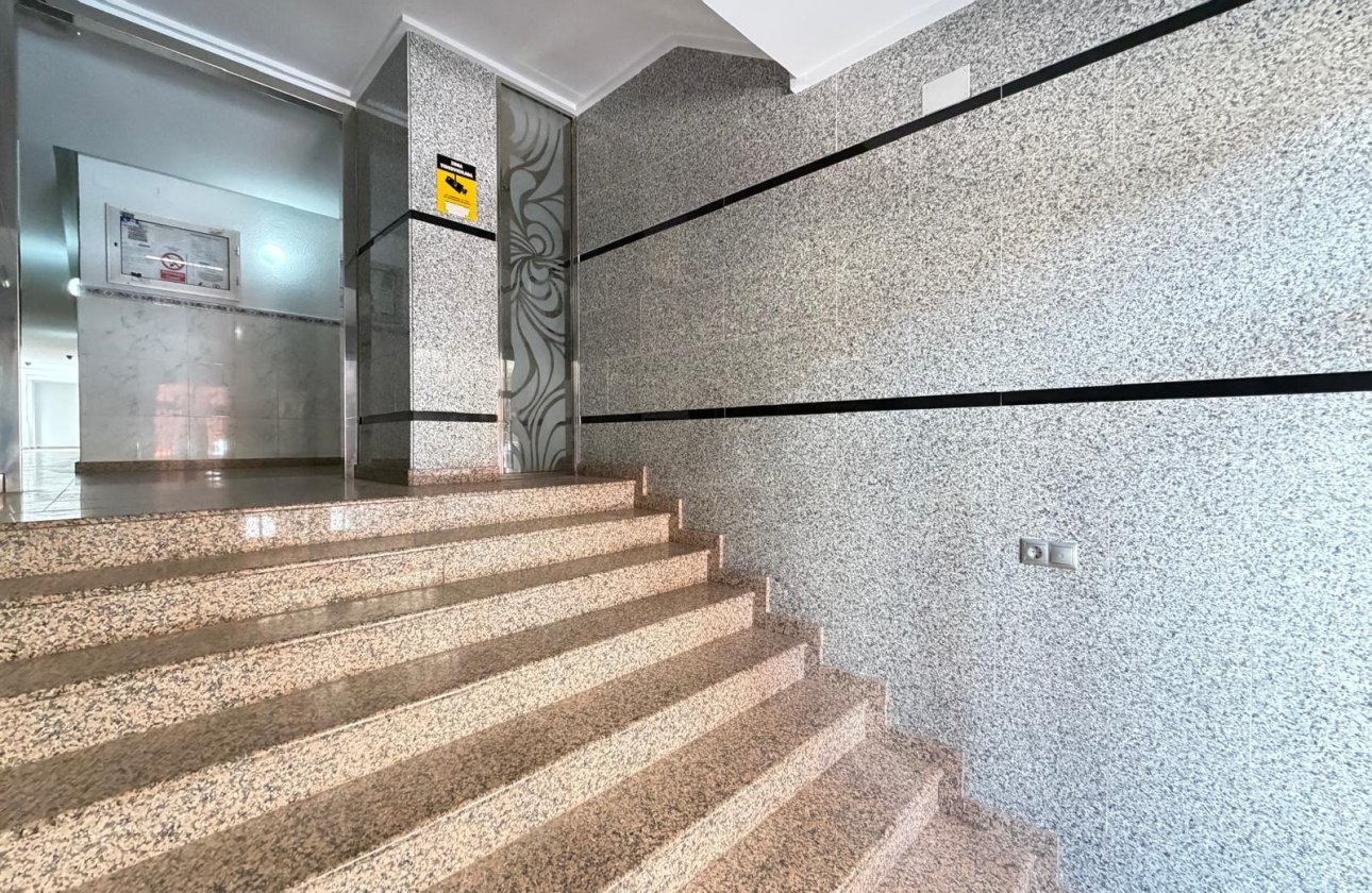 Resale - Apartment -
Torrevieja - Las Piscinas Naturales