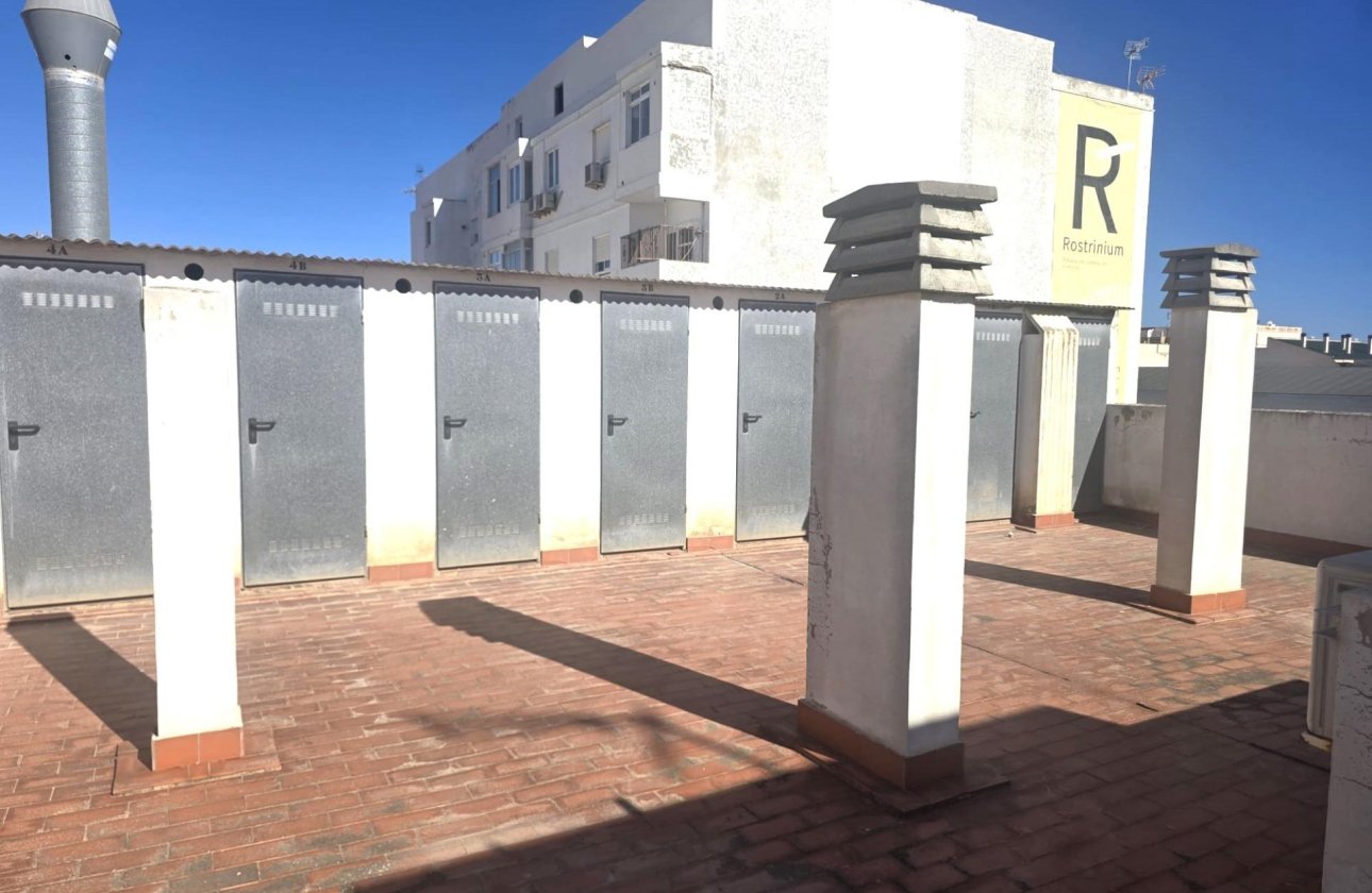 Resale - Apartment -
Torrevieja - Las Piscinas Naturales