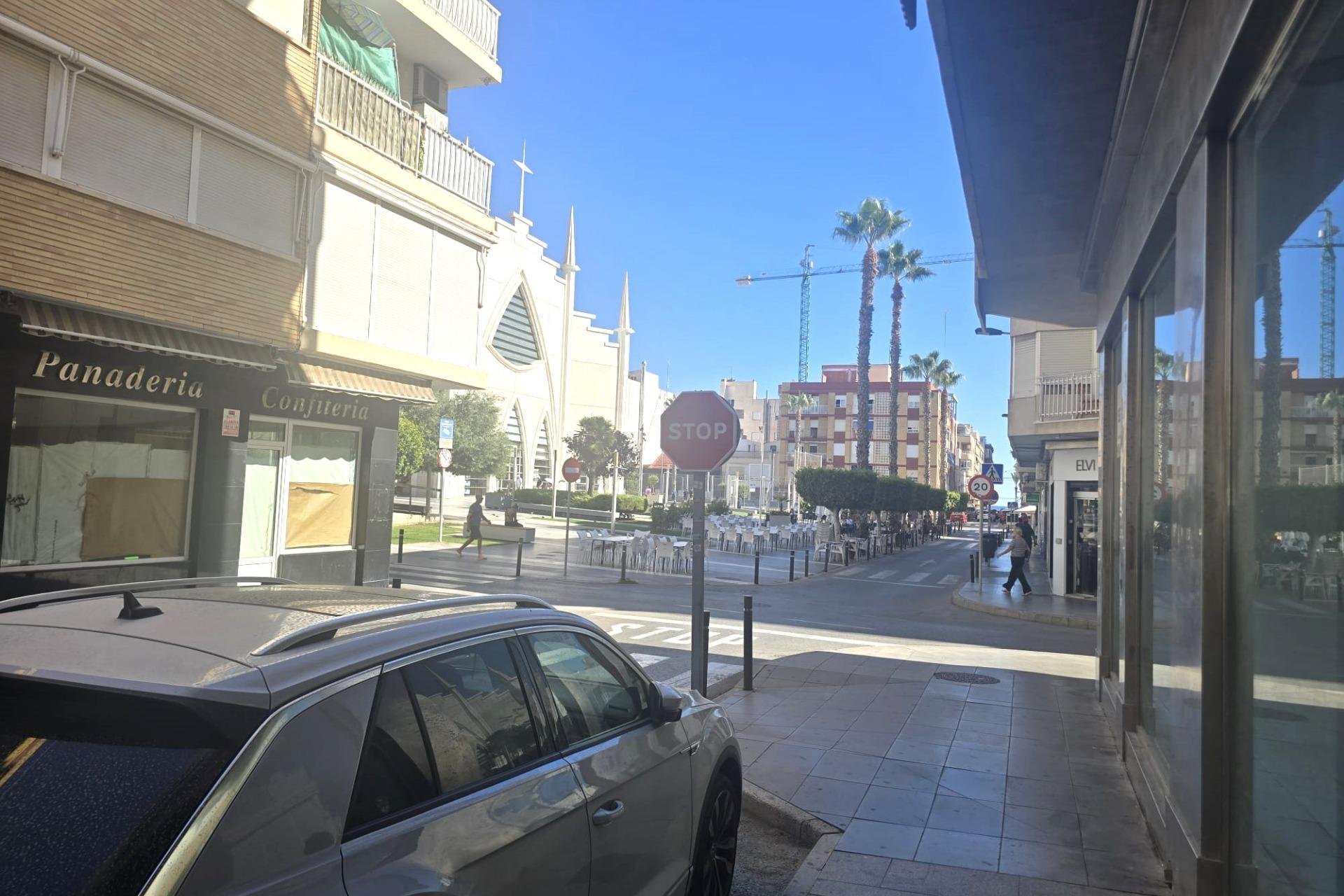 Resale - Apartment -
Torrevieja - Las Piscinas Naturales