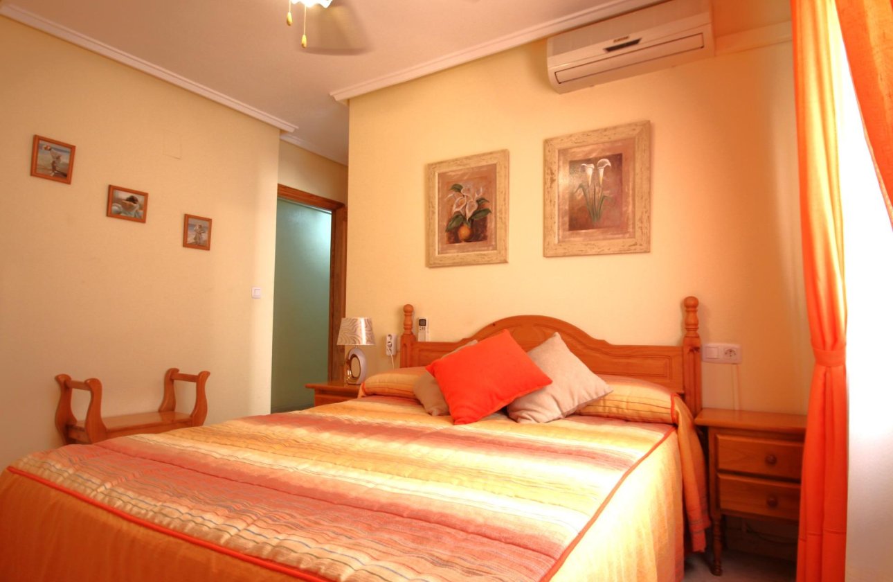 Resale - Apartment -
Torrevieja - Las Piscinas Naturales
