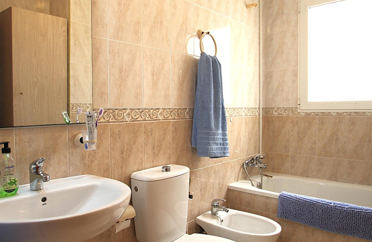 Resale - Apartment -
Torrevieja - Las Piscinas Naturales