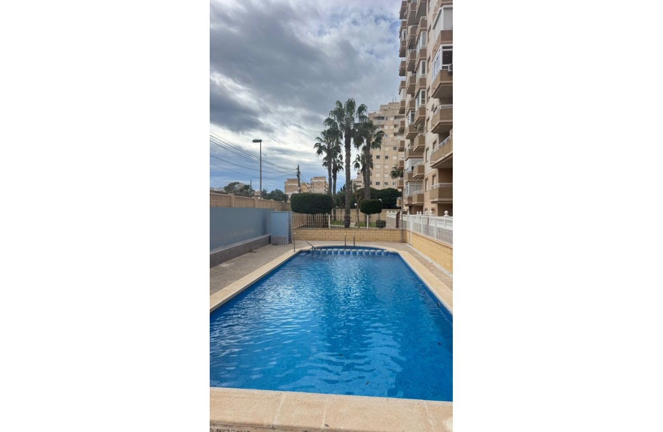Resale - Apartment -
Torrevieja - Nueva Torrevieja - Aguas Nuevas