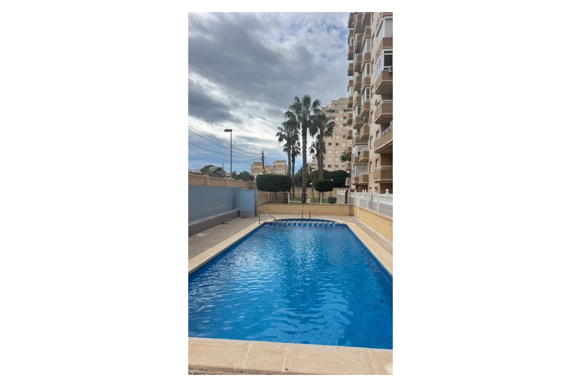 Resale - Apartment -
Torrevieja - Nueva Torrevieja - Aguas Nuevas