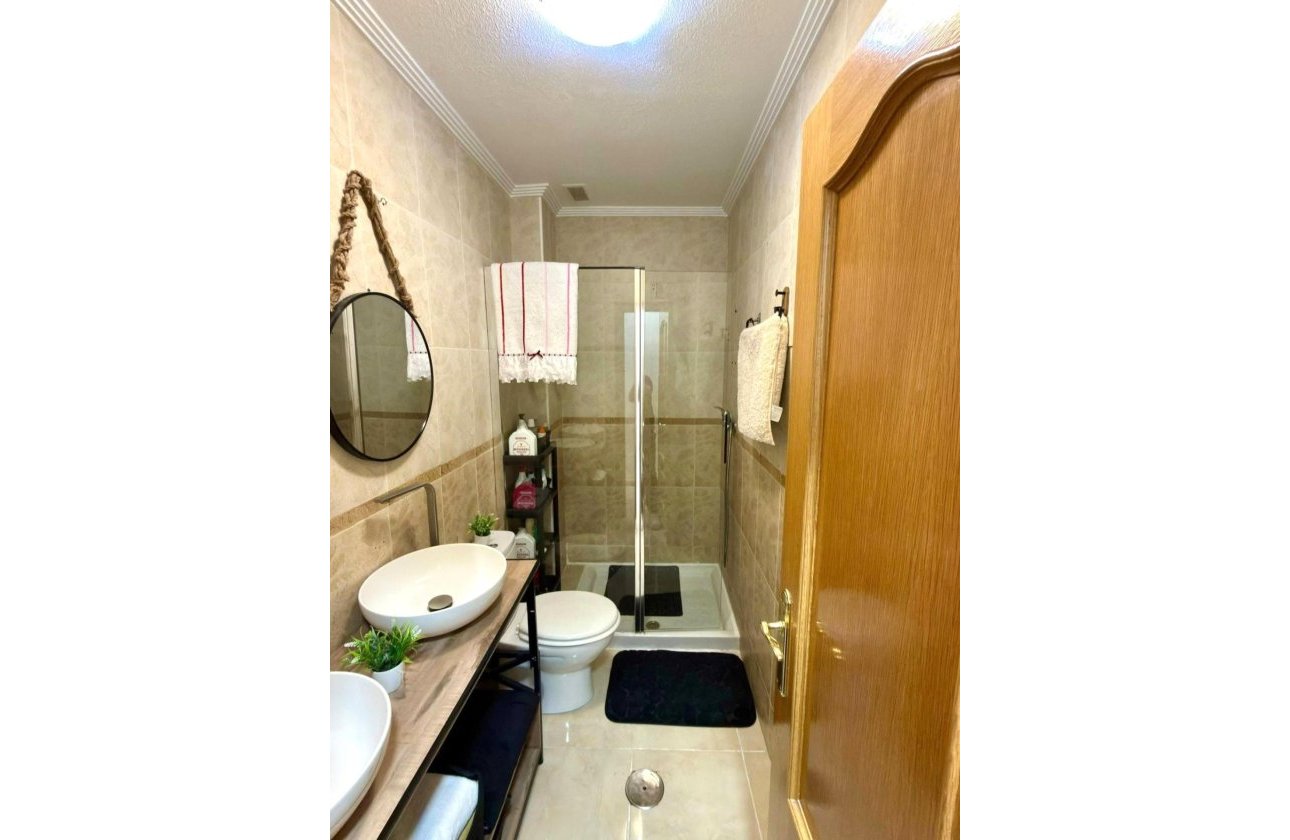 Resale - Apartment -
Torrevieja - Nueva Torrevieja