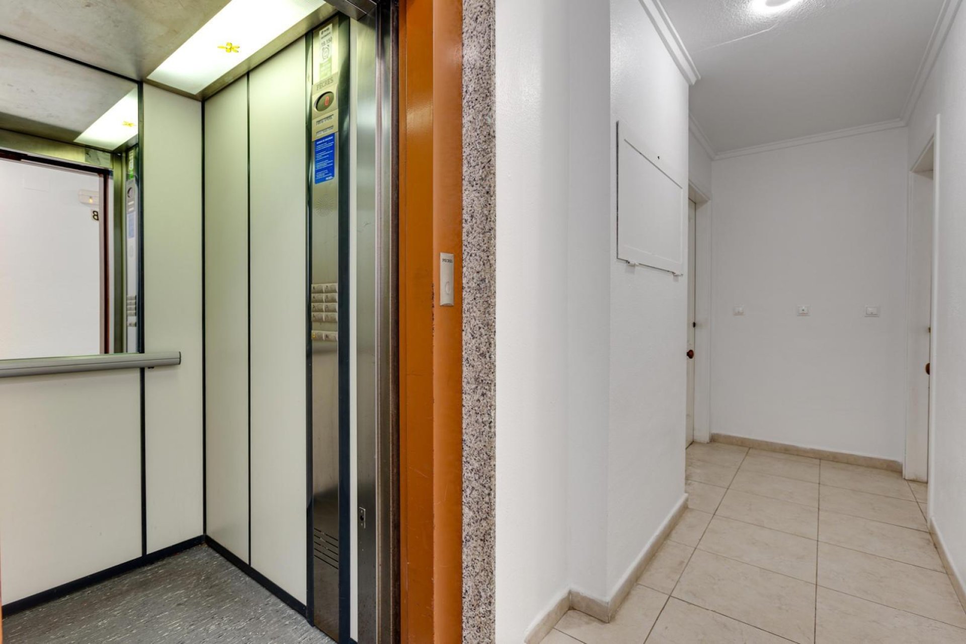 Resale - Apartment -
Torrevieja - Nueva Torrevieja